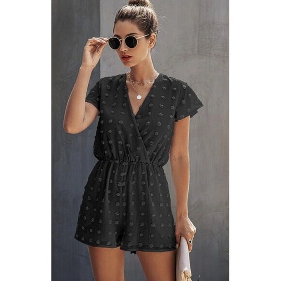 Women’s Black Dotted Swiss lined Size XL Romper Shortall Casual City Modern - Picture 1 of 8